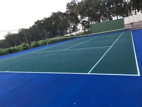 Instalaciones para jugar a tenis o squash en Groenvlei Guest Farm o alrededores