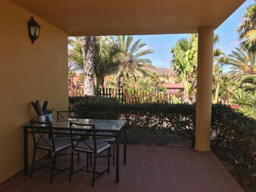 MY PRETTY HOME - Lovely and spacious surrounded by tropical gardens - private covered and uncovered terrace - pool - parking - FREE FIBRE OPTIC INTERNET