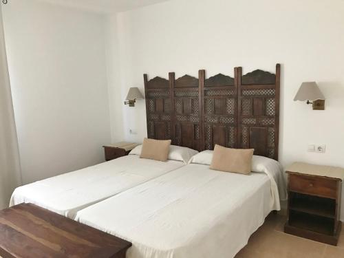 MY PRETTY HOME - Lovely and spacious surrounded by tropical gardens - private covered and uncovered terrace - pool - parking - FREE FIBRE OPTIC INTERNET