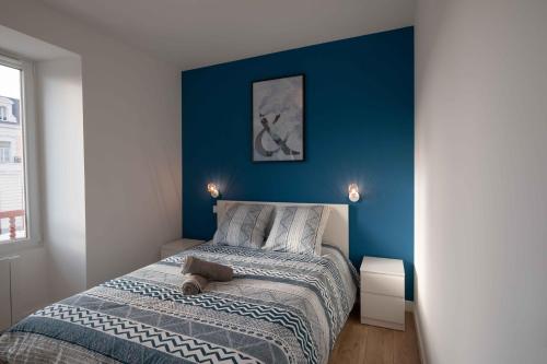 Postel nebo postele na pokoji v ubytování Gahenda - Appartement Volumineux et Familial - Parking, WiFi & Netflix