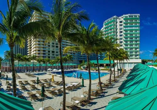 Sea View Hotel in Davie