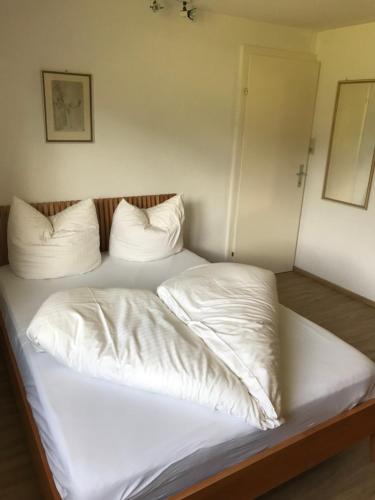 Postel nebo postele na pokoji v ubytování Naturparkhotel Florence