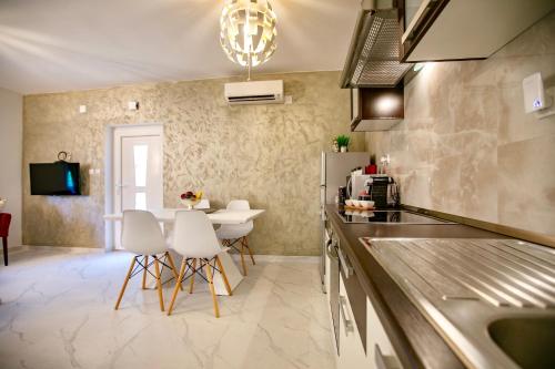 Ena Apartment