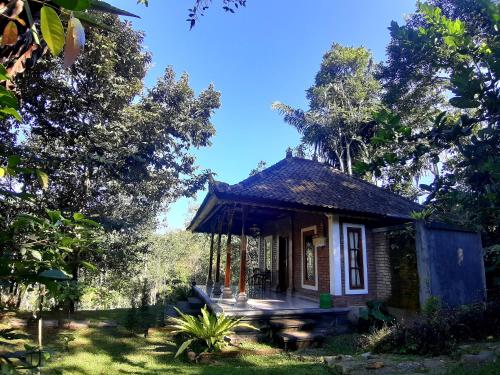 Сад в Tegal Jero Homestay