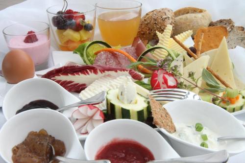 Еда / где поесть недалеко от гостевого дома