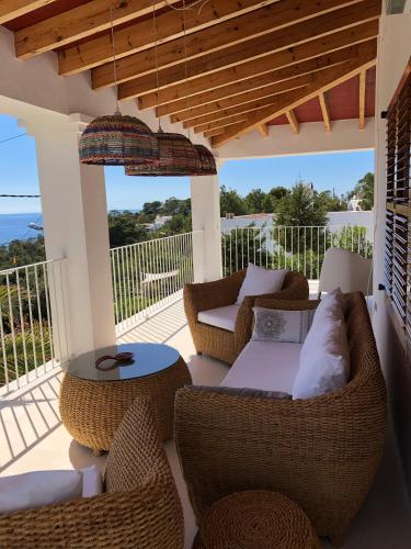 Μπαλκόνι ή βεράντα στο Es Queixal - Can Canet con piscina exterior climatizada