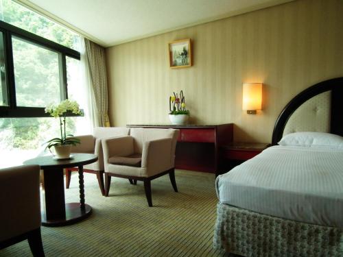 Gallery image of Honey Moon Hotel in Renai