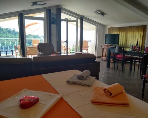 Χώρος καθιστικού στο Apartmani Neda Bane