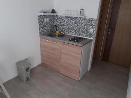 Una cocina o zona de cocina en Mahala Apartments - Free Garage