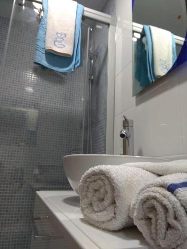 M3 904 Azul Mediterráneo bonito y confortable estudio