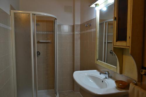 Bilik mandi di Agriturismo Mandrola