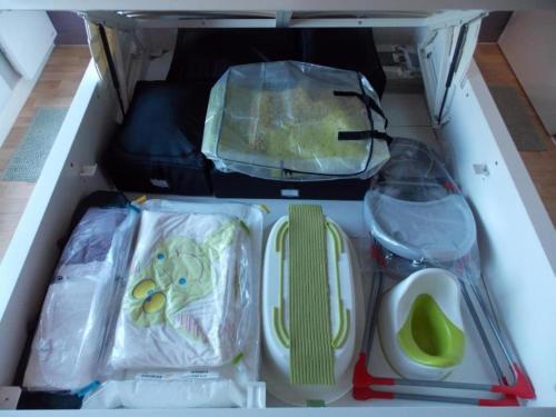Makanan di atau berdekatan apartmen