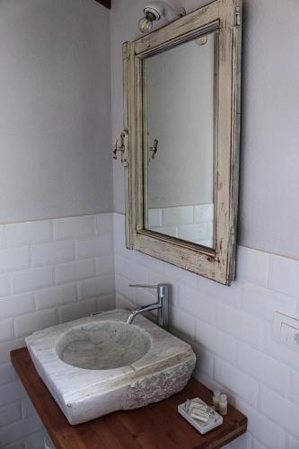 Ένα μπάνιο στο CASA VIRGINIA
