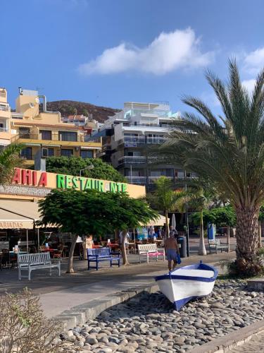 Cozy Studio in Los Cristianos Beach FREE WIFI