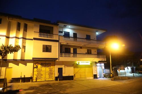 Bangunan di mana terletaknya rumah tamu ini