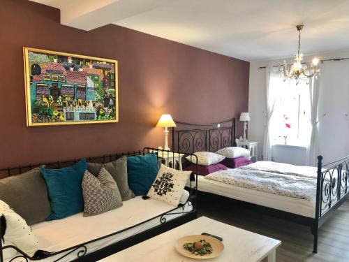 Vila Sol tesisinde bir odada yatak veya yataklar