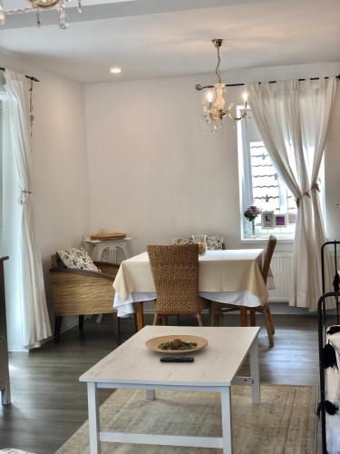 Vila Sol tesisinde bir oturma alanı