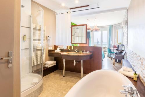 Koupelna v ubytování Best Western Plus Hôtel la Rade