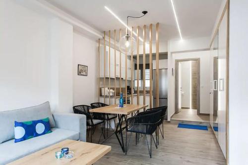 CosmosDome / Best apartment in the heart of Athens !