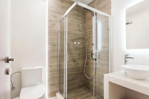 CosmosDome / Best apartment in the heart of Athens !