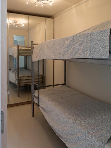 FRONT PORT LINE SLEEPS 6