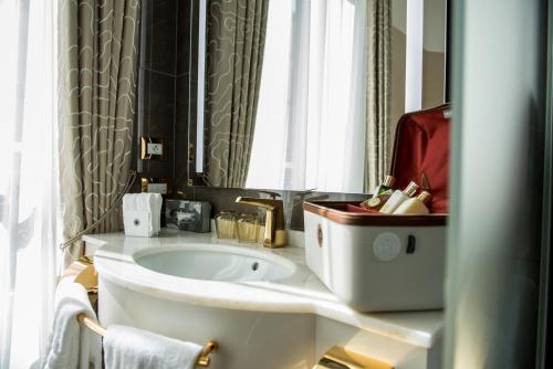 Boscolo Lyon Hotel & Spa photo 70