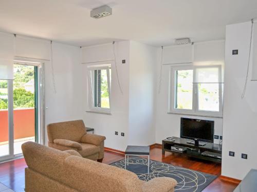 Μια τηλεόραση ή/και κέντρο ψυχαγωγίας στο Apartment Jadranka-3 by Interhome