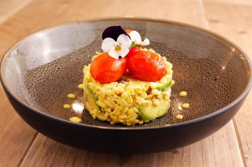 Makanan di atau berdekatan hotel