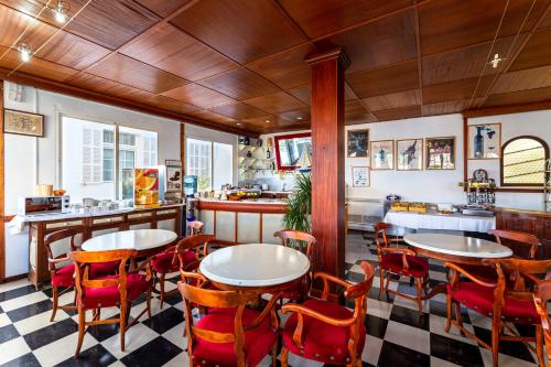 Lounge nebo bar v ubytování Hostal Residencia San Francisco