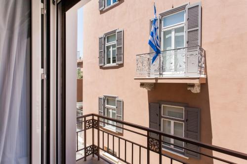 Delightful 1BD Apartment in Plaka by UPSTREET