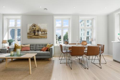 Ruang duduk di Barfot Apartments