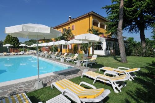 Πισίνα στο ή κοντά στο La Quiete Park Hotel