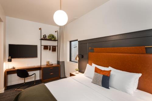 The State Hotel Image