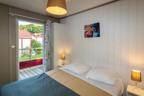 Gallery image of Domaine Chalets Larlapean in Saint-Martin-dʼArrossa