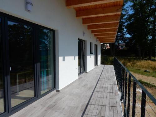 Un balcón o terraza de Apartmány U Evy