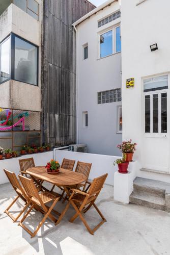 ZD Moreira Flats C By PortoProperties4You