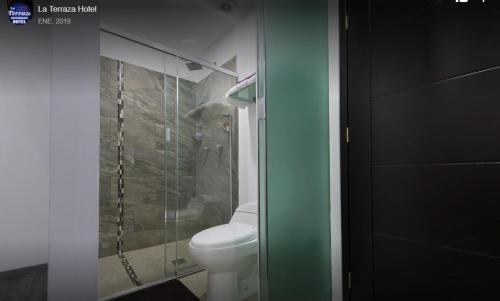 A bathroom at La Terraza Hotel
