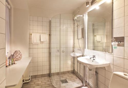 Koupelna v ubytování Åkeshofs Slott