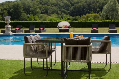 Chateau De Beauvois - Younan Collection