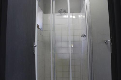 Bilik mandi di 31 at Murray