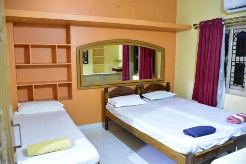 Gallery image of Gopi Guest House in Hampi