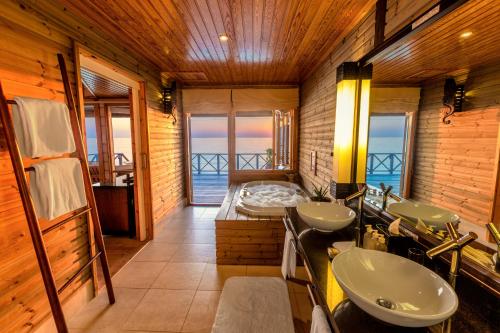 Komandoo Island Resort & Spa, Komandoo – Updated 2022 Prices