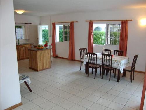 Gallery image of Rowsvilla Guest House in Beau Vallon