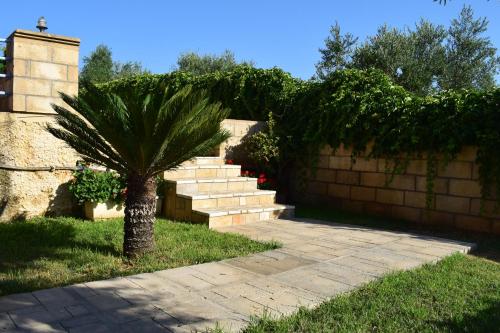Gallery image of Alexandros Apartments , Beachfront Retreat near Petalidi with Private Sunbeds & Sea View in Kalamaki Messinia