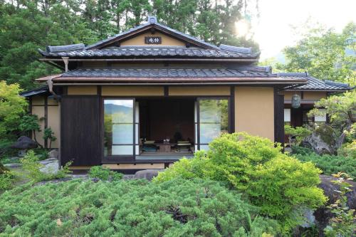 旅館 松柏園にある庭