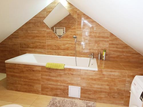 Ένα μπάνιο στο Apartament przy Wieży