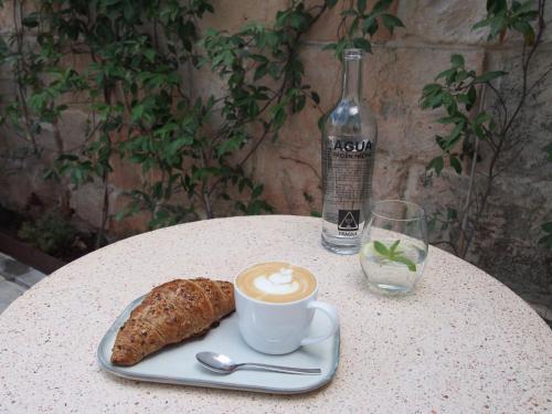 Ảnh trong thư viện ảnh của Fragile Hotel ở Ciutadella