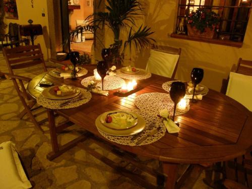 En restaurant eller et spisested på Tenuta del Casale del Jazz - Jazz Emotional Experience - Rooms & Camping in the Countryside