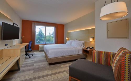 Телевизор и/или развлекательный центр в Holiday Inn Express : Eugene - Springfield by IHG