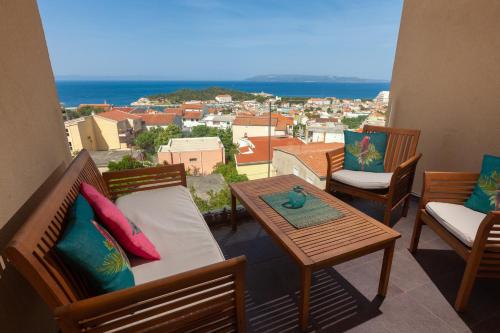 Anicas panoramic sea weue